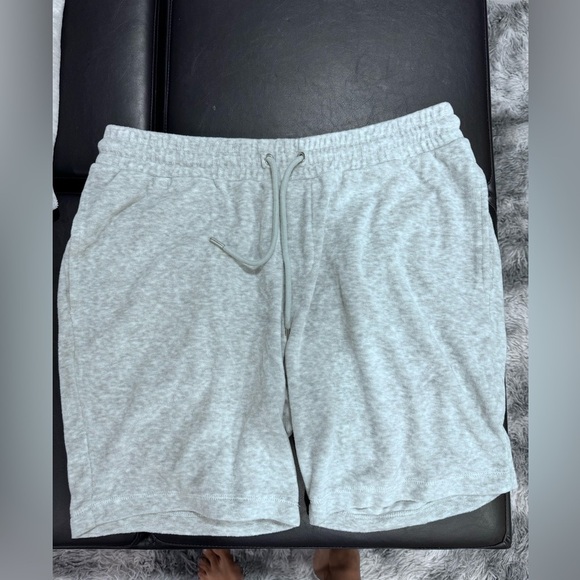 NWOT REISS TERRYCLOTH DRAWSTRING SHORTS - Picture 1 of 4